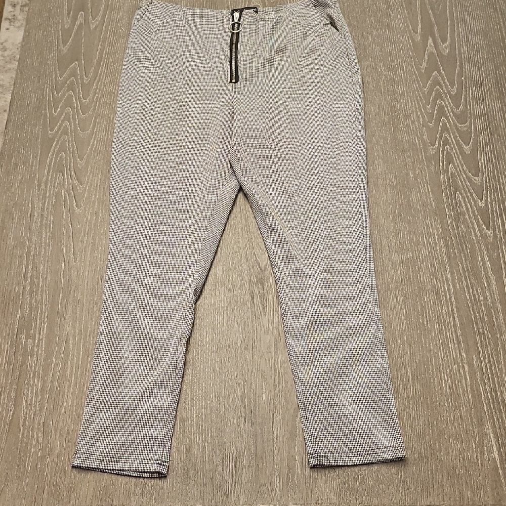 Soho Apparel Women's Black and White Patterned Pants